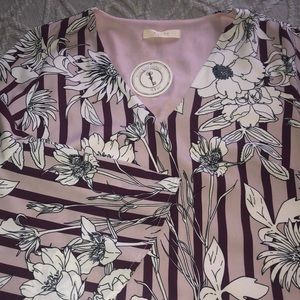 Never worn, w/ tags shift dress trumpet sleeves